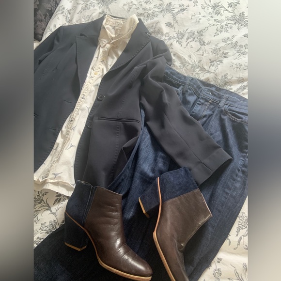 Beautiful classic French navy blazer - Picture 4 of 11